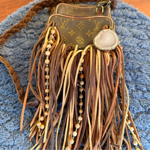 (VintageBoho Bag)Louis Vuitton Monogram Fringe Crossbody with Bead & Stone Charm - Picture 4 of 12